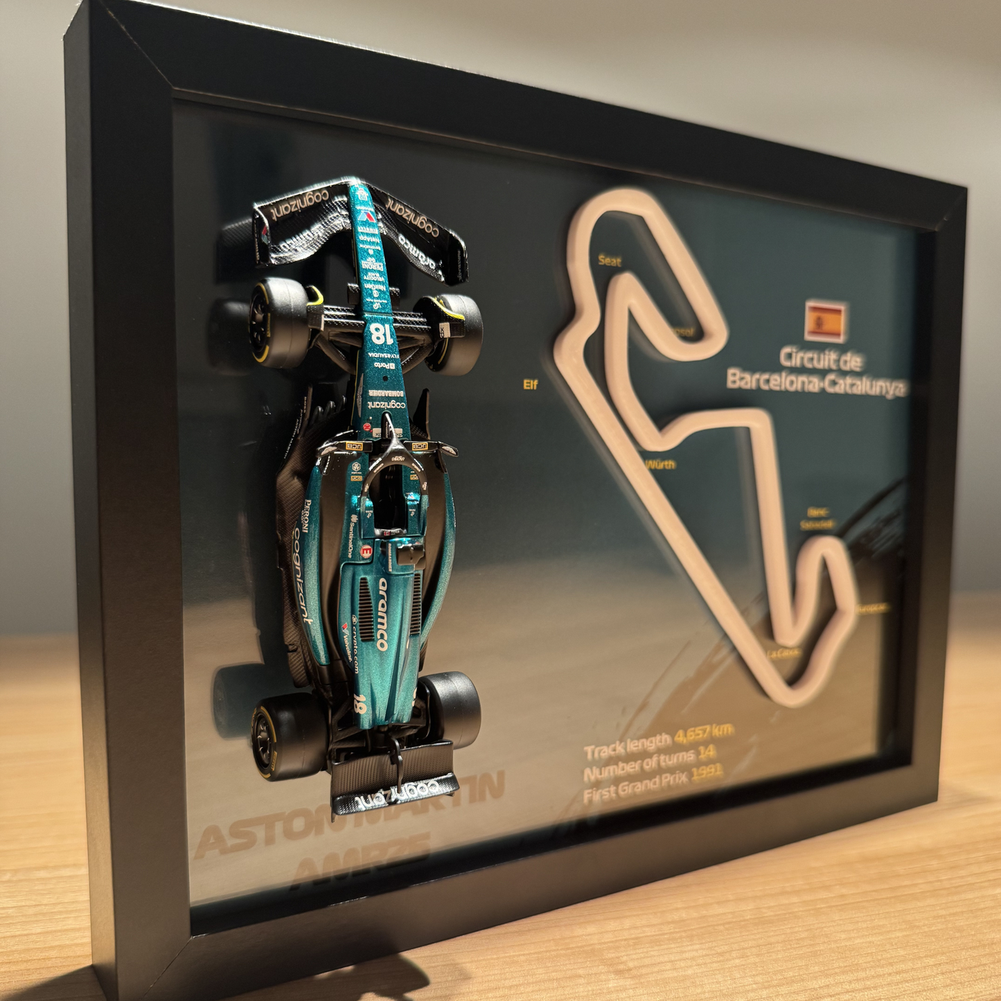 Ramka z bolidem Aston Martin - Circuit de Barcelona‑Catalunya