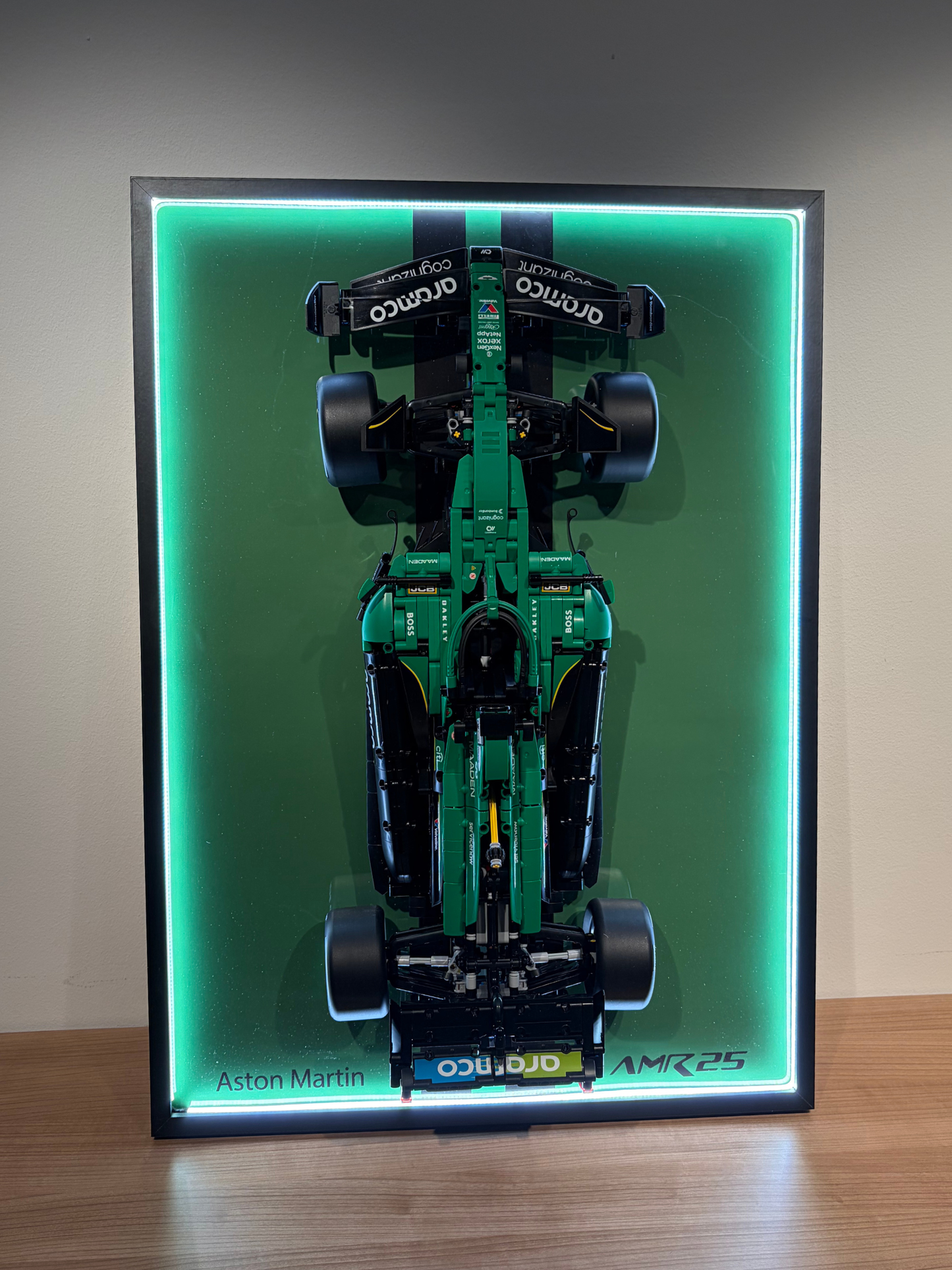 Ramka LED Aston Martin Aramco AMR25 42240