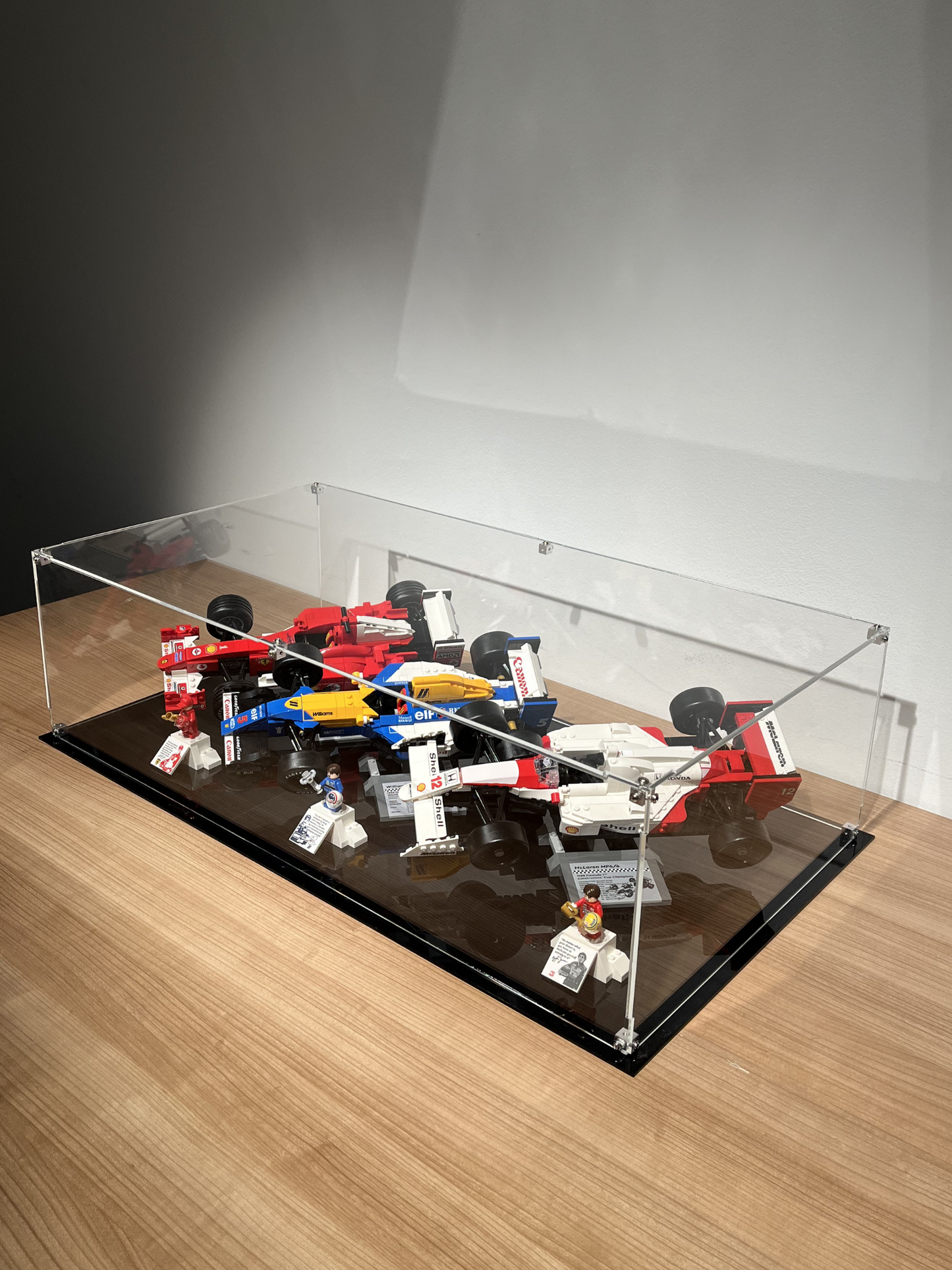 Display case for historic LEGO F1 models – Williams, Ferrari & McLaren