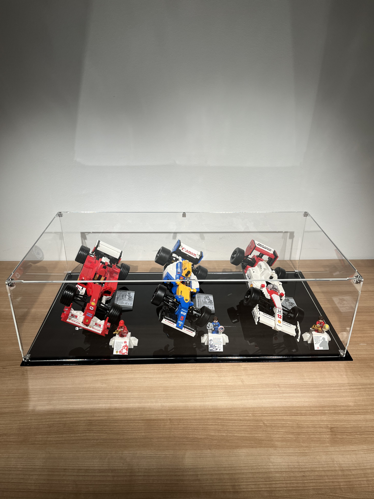 Display case for historic LEGO F1 models – Williams, Ferrari & McLaren
