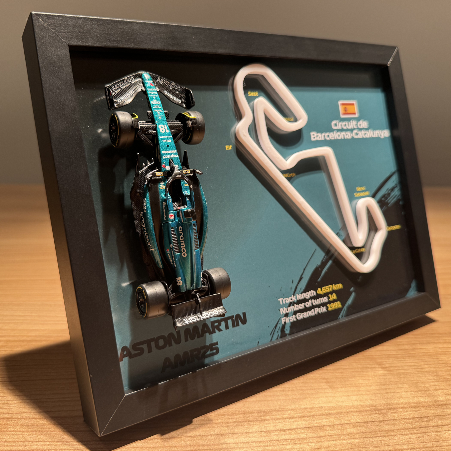 Ramka z bolidem Aston Martin - Circuit de Barcelona‑Catalunya
