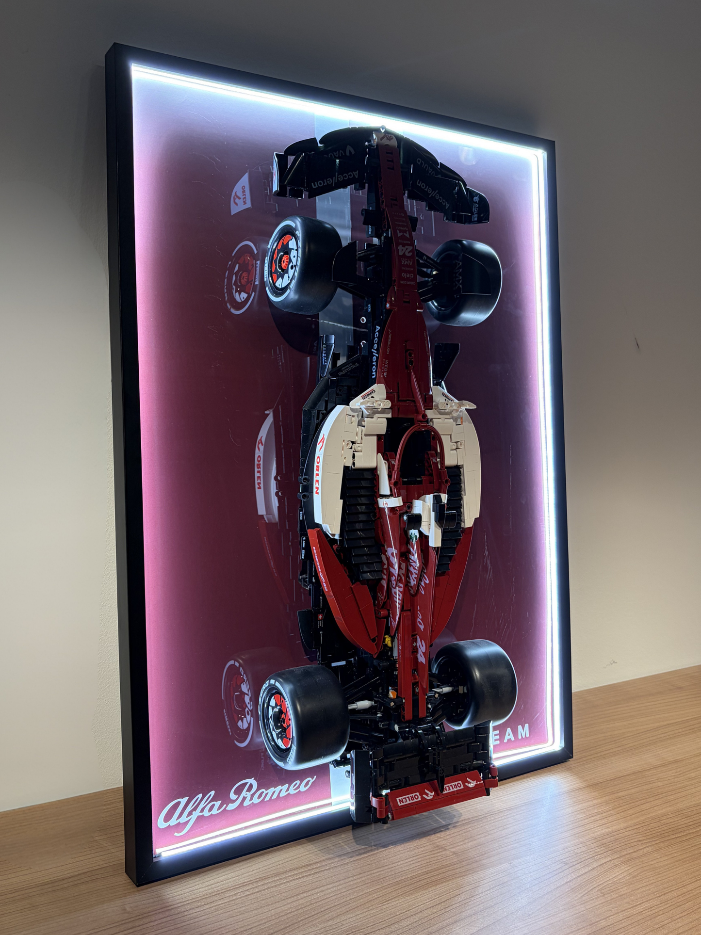 Ramka LED CaDA Alfa Romeo Formuła 1 Team Orlen (C64005W)